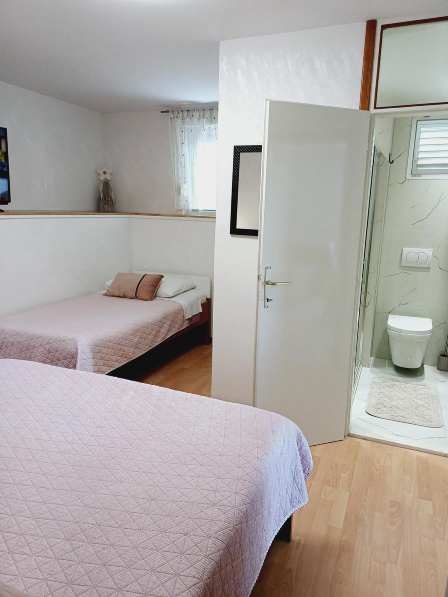 Jure Miljak Apartment Podstrana